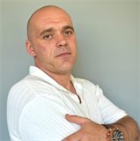 broker photo