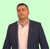 broker photo