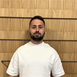 broker photo