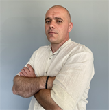 broker photo