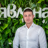 broker photo