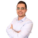 broker photo