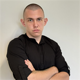 broker photo
