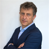 broker photo