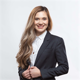 Nadezhda Valova, Real estate agent