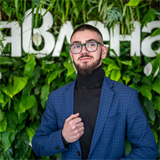 broker photo