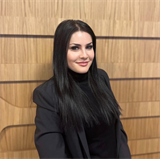 Simona Stefanova, Real estate agent