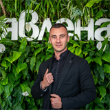 broker photo